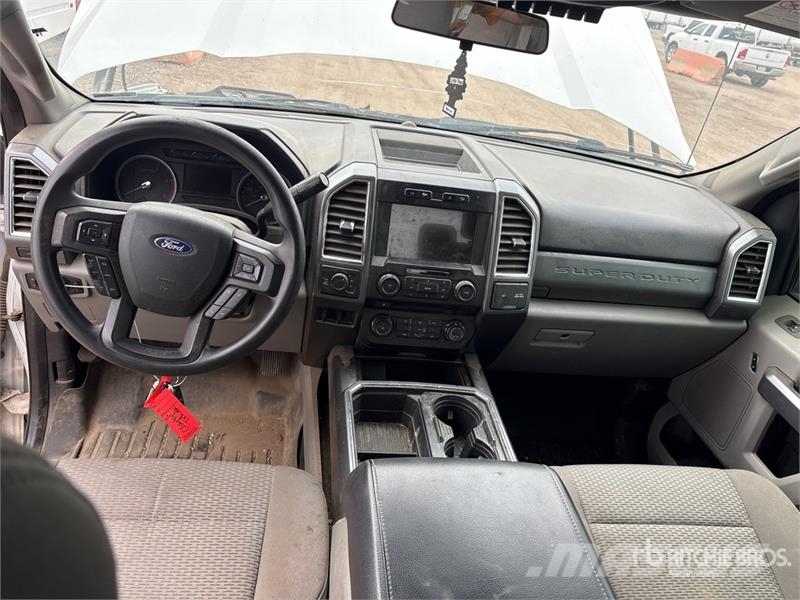 Ford F-250 XLT 4x4 Crew Cab Pickup Citi