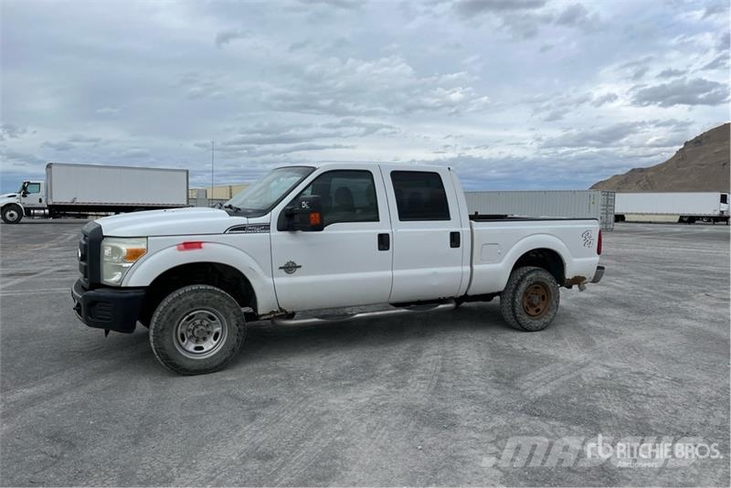Ford F-250 XLT 4x4 Crew Cab Pickup Anders