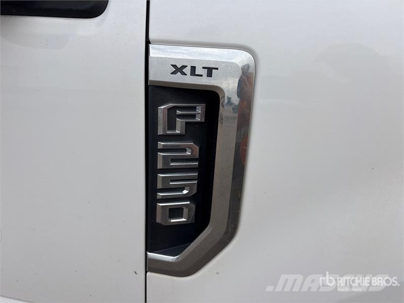 Ford F-250 XLT 4x4 Crew Cab Pickup Citi