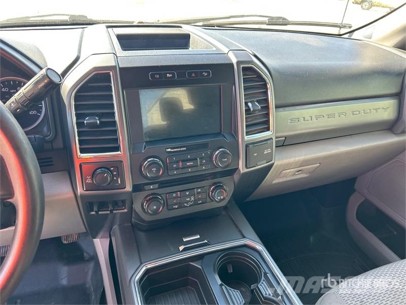 Ford F-250 XLT 4x4 Crew Cab Pickup Otras furgonetas
