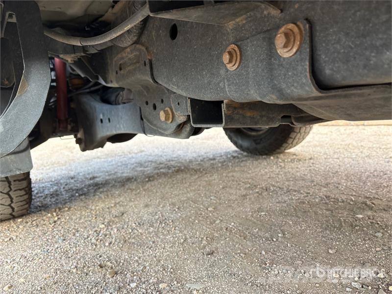 Ford F-250 XLT 4x4 Crew Cab Pickup Outro