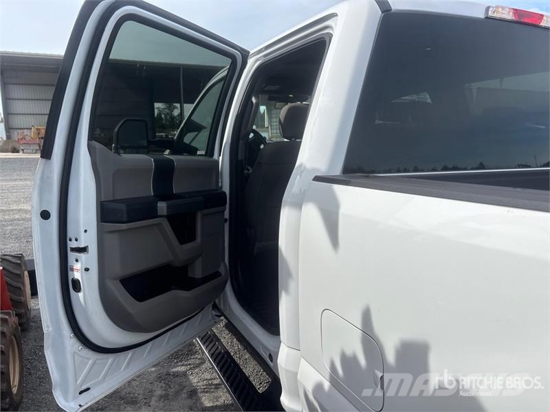 Ford F-250 XLT 4x4 Crew Cab Pickup Ostalo