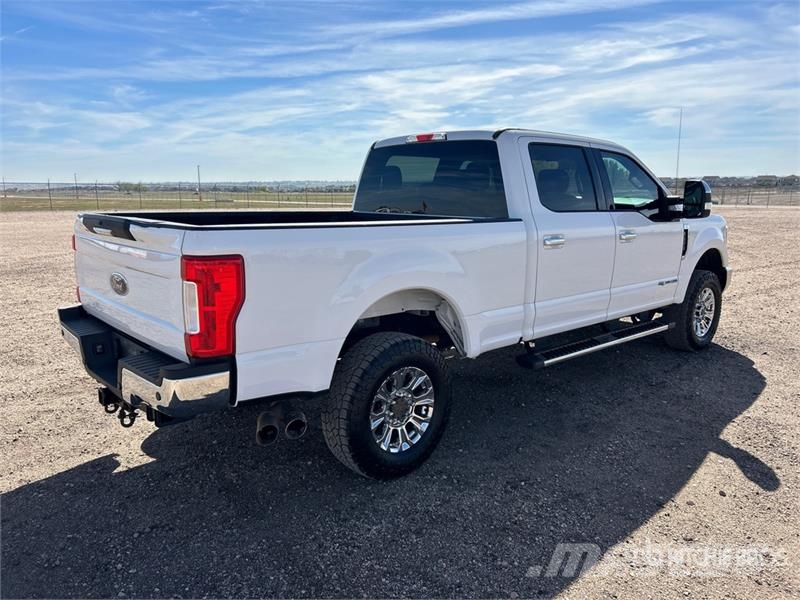 Ford F-250 XLT 4x4 Crew Cab Pickup Otras furgonetas