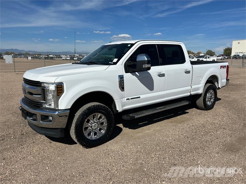 Ford F-250 XLT 4x4 Crew Cab Pickup Otras furgonetas