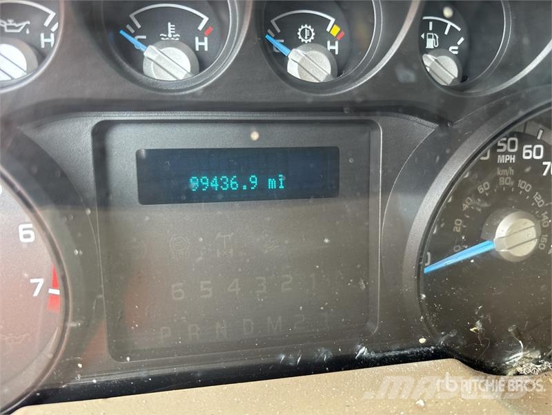 Ford F-250 XLT 4x4 Crew Cab Pickup Diger