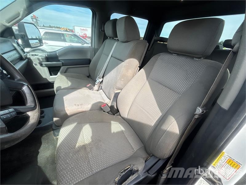 Ford F-250 XLT 4x4 Crew Cab Pickup Ostalo