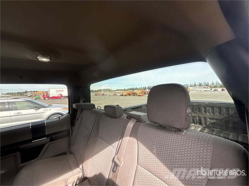 Ford F-250 XLT 4x4 Crew Cab Pickup Ostalo