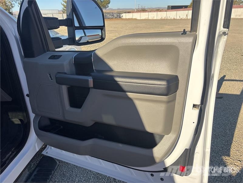 Ford F-250 XLT 4x4 Extended Cab Pickup Інше