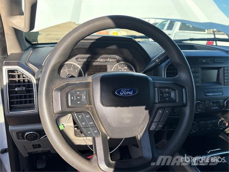 Ford F-250 XLT 4x4 Extended Cab Utility Truck Utilitaire benne