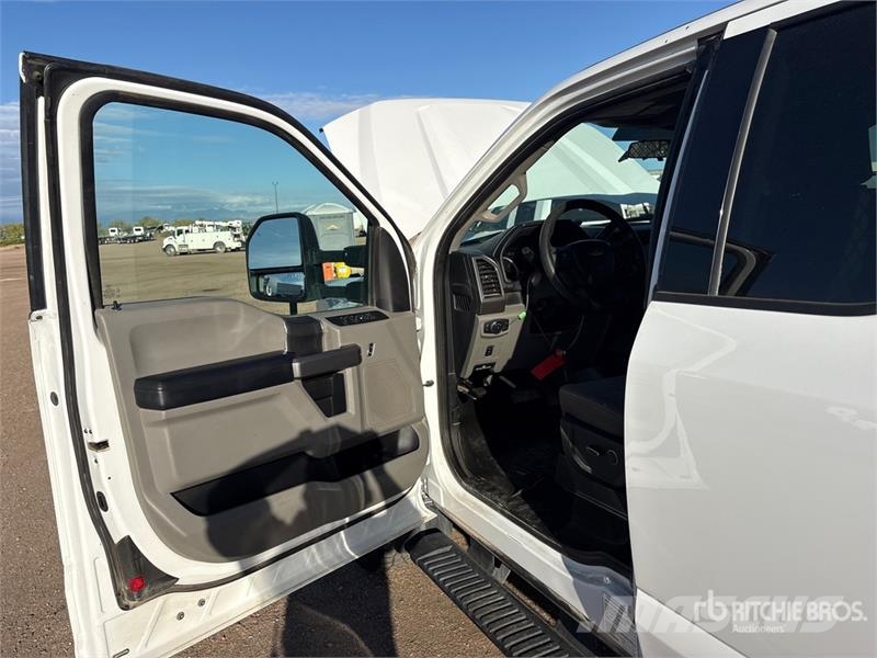 Ford F-250 XLT 4x4 Extended Cab Utility Truck Utilitaire benne