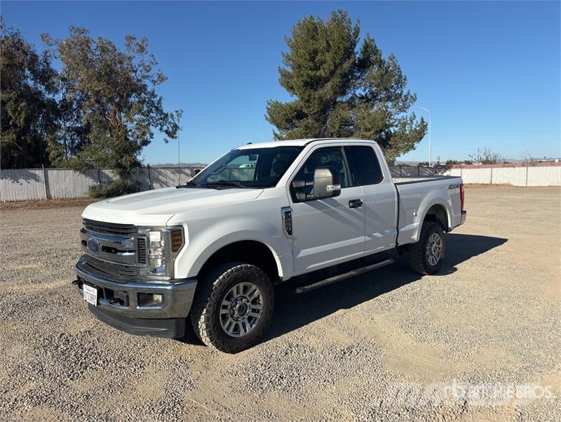 Ford F-250 XLT 4x4 Extended Cab Pickup Інше