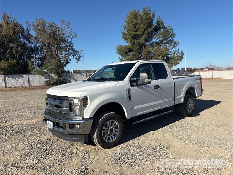 Ford F-250 XLT 4x4 Extended Cab Pickup Інше