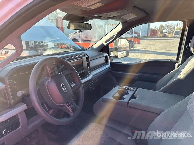 Ford F-250 XLT 4x4 Extended Cab Pickup その他