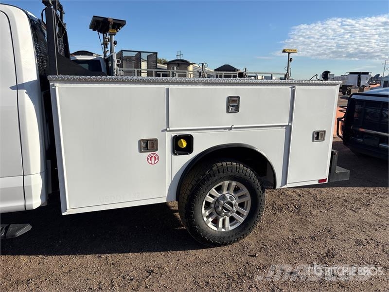 Ford F-250 XLT 4x4 Extended Cab Utility Truck Utilitaire benne