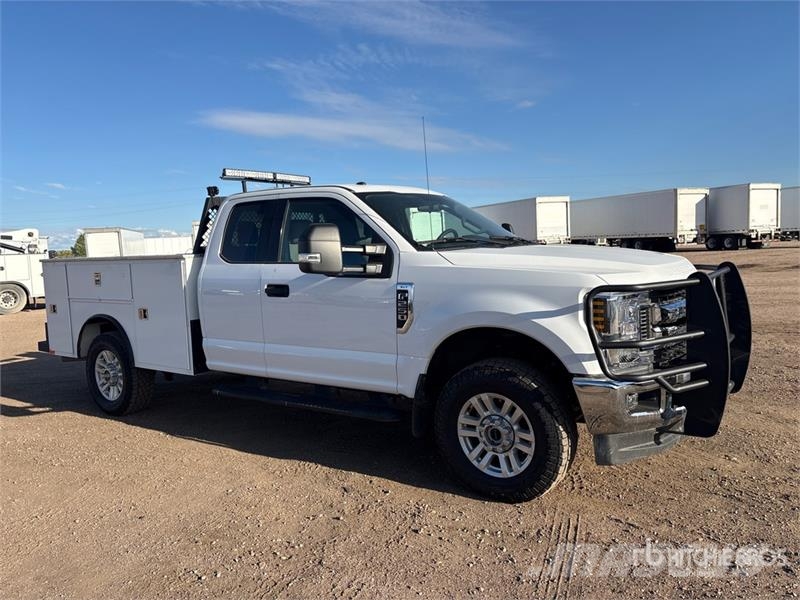 Ford F-250 XLT 4x4 Extended Cab Utility Truck Utilitaire benne