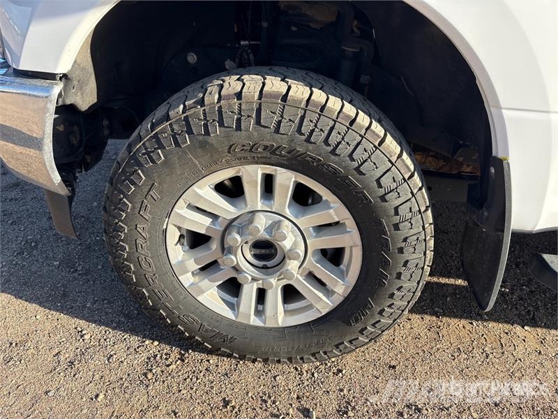 Ford F-250 XLT 4x4 Extended Cab Utility Truck Utilitaire benne