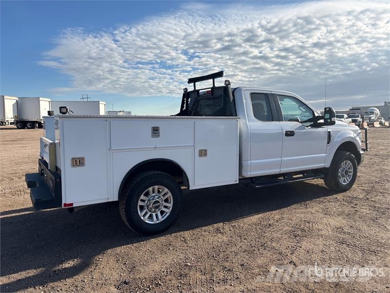 Ford F-250 XLT 4x4 Extended Cab Utility Truck Utilitaire benne