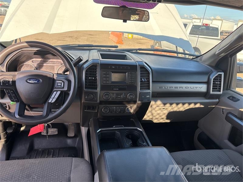 Ford F-250 XLT 4x4 Extended Cab Utility Truck Utilitaire benne
