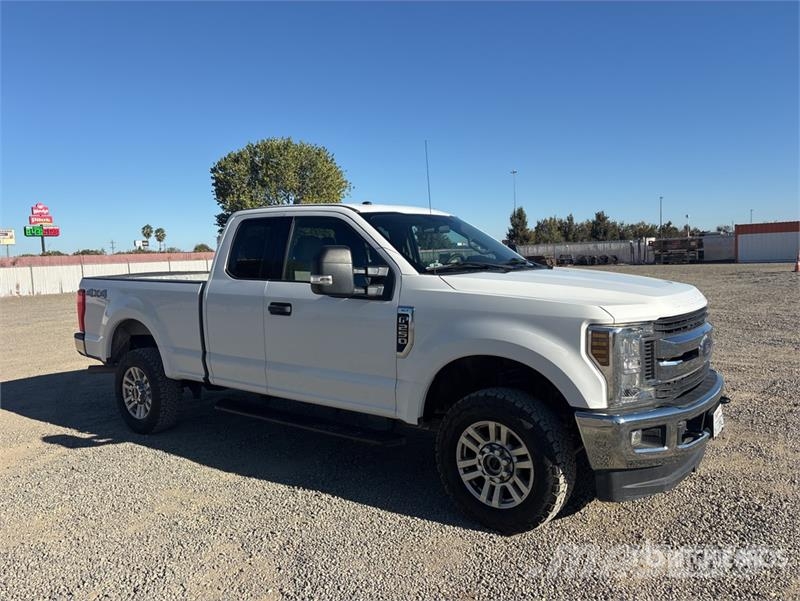 Ford F-250 XLT 4x4 Extended Cab Pickup Інше