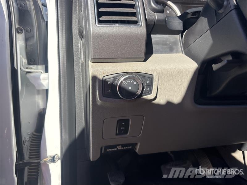 Ford F-250 XLT 4x4 Extended Cab Pickup Інше