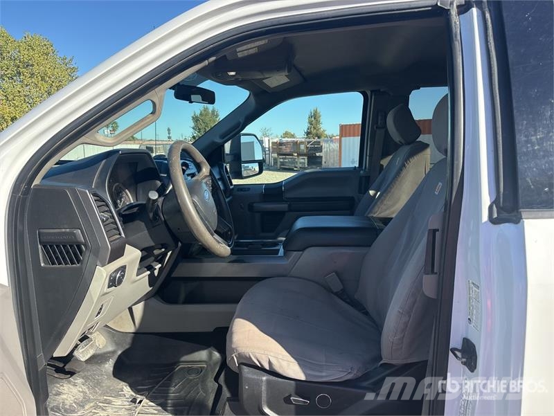 Ford F-250 XLT 4x4 Extended Cab Pickup Інше
