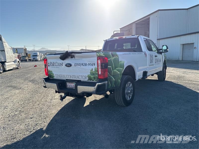 Ford F-250 XLT 4x4 Extended Cab Pickup その他