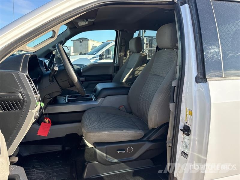 Ford F-250 XLT 4x4 Extended Cab Utility Truck Utilitaire benne