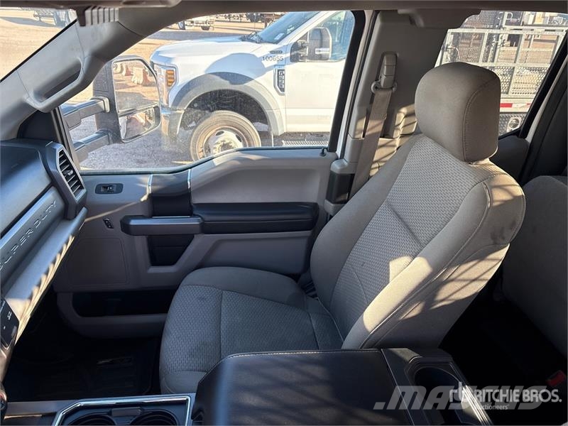Ford F-250 XLT 4x4 Extended Cab Utility Truck Utilitaire benne