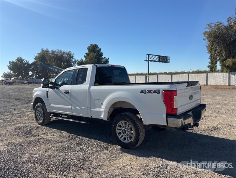 Ford F-250 XLT 4x4 Extended Cab Pickup Інше