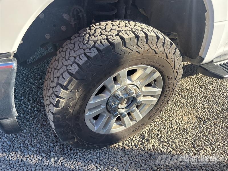 Ford F-250 XLT 4x4 Extended Cab Pickup Інше
