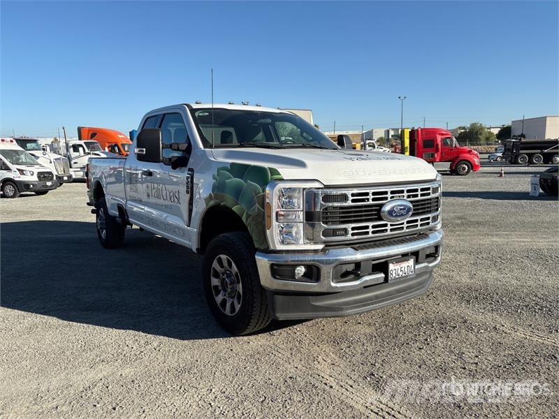 Ford F-250 XLT 4x4 Extended Cab Pickup その他