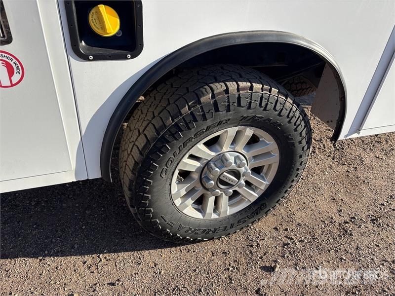 Ford F-250 XLT 4x4 Extended Cab Utility Truck Utilitaire benne