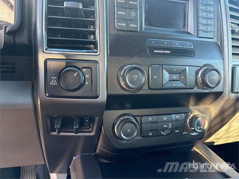 Ford F-250 XLT 4x4 Extended Cab Utility Truck Utilitaire benne