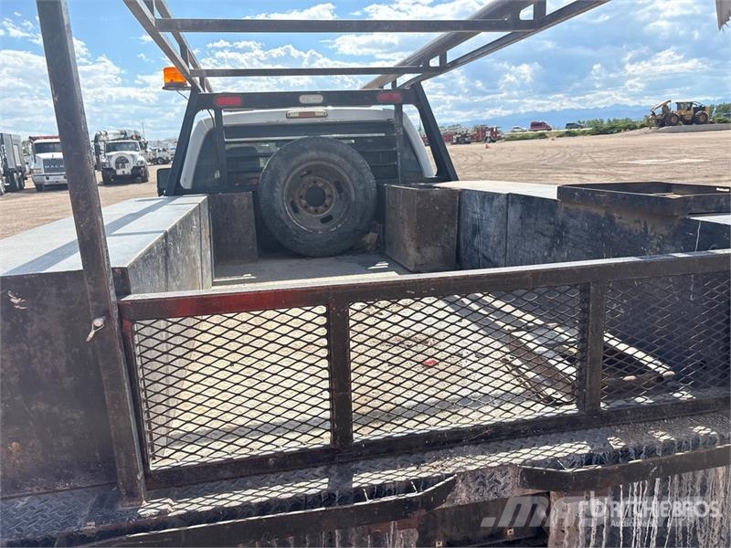 Ford F-350 Flatbed / Dropside trucks