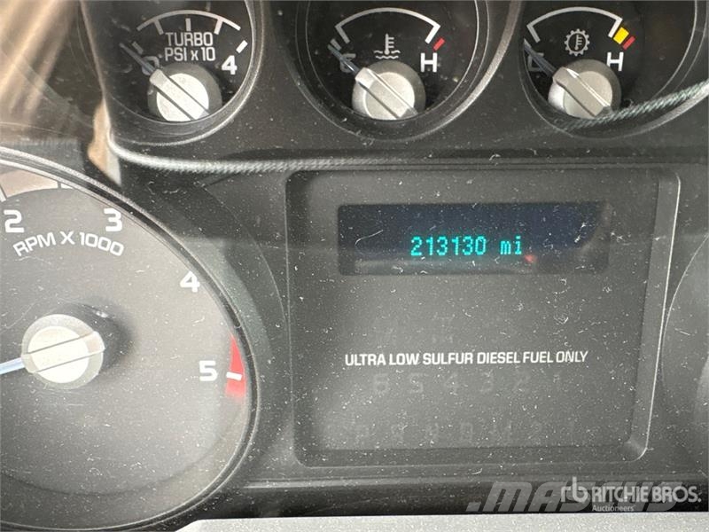 Ford F-350 شاحنات مسطحة/مفصلية الجوانب
