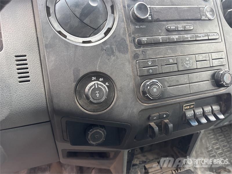Ford F-350 شاحنات مسطحة/مفصلية الجوانب