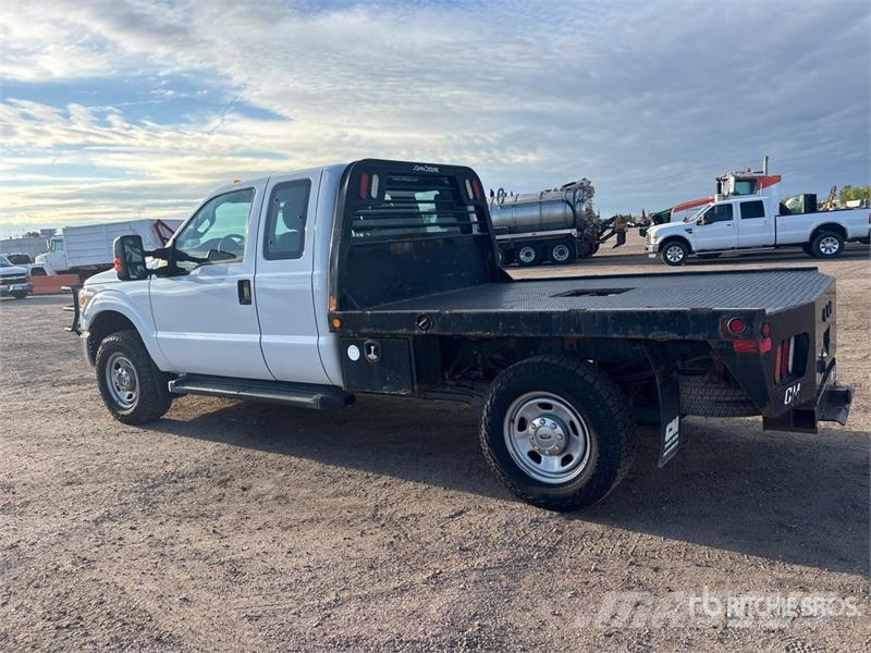 Ford F-350 平ボディー