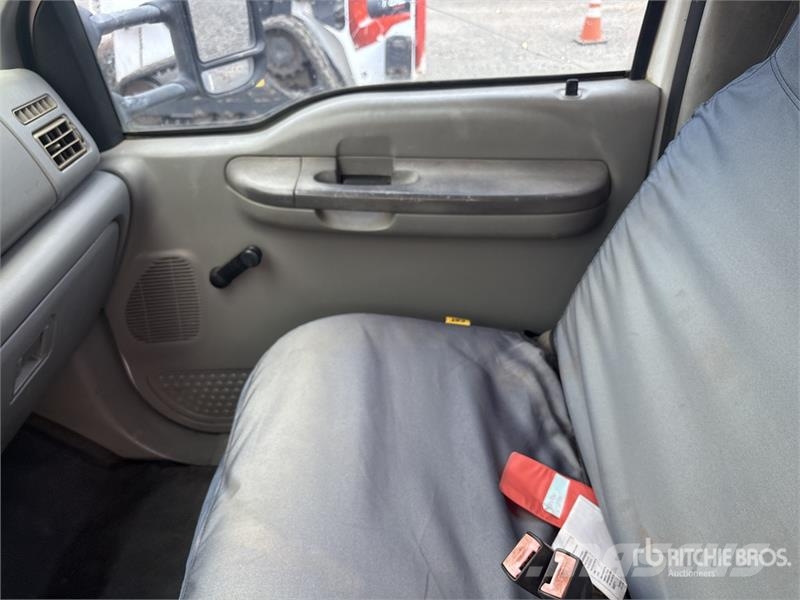 Ford F-350 Platformas/izkraušana no sāniem