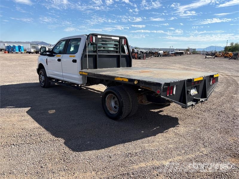 Ford F-350 Camion plateau