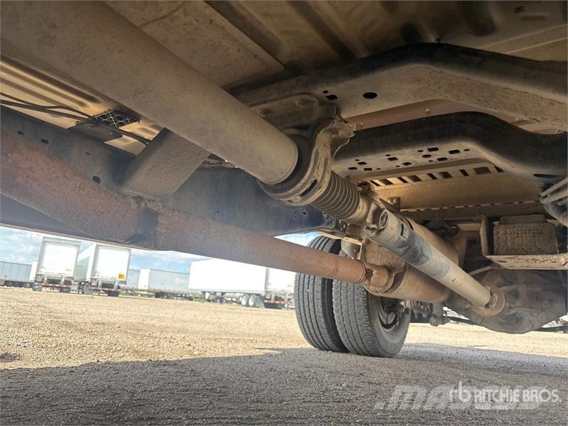 Ford F-350 Platós / Ponyvás teherautók