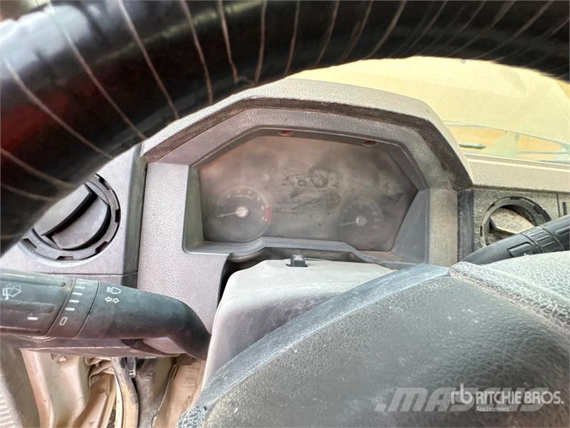Ford F-350 Platformas/izkraušana no sāniem
