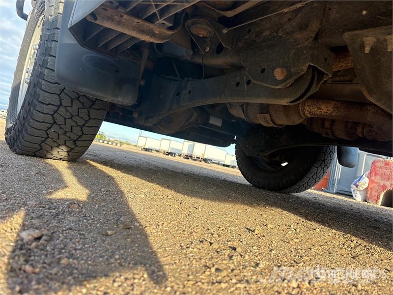Ford F-350 平ボディー