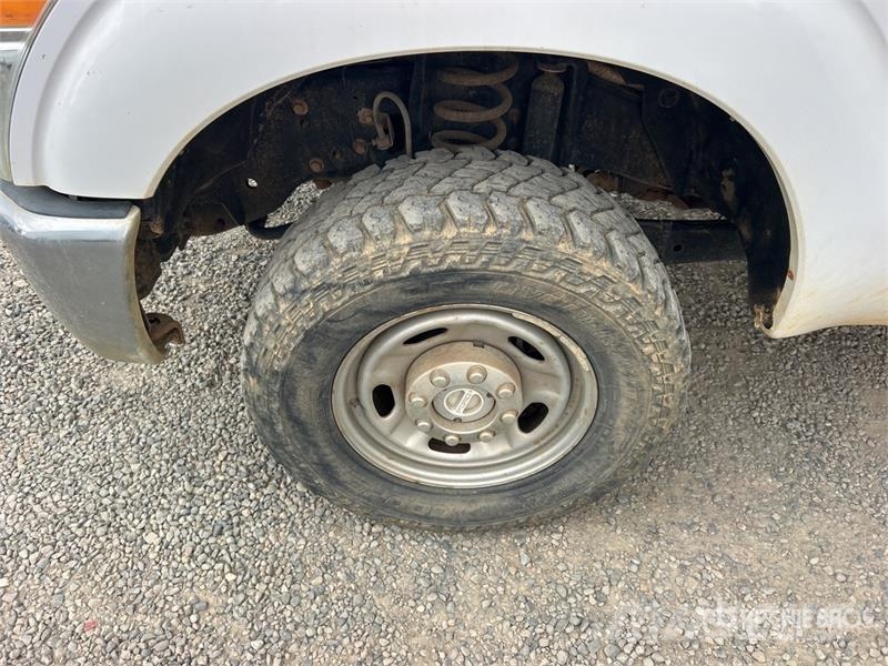 Ford F-350 شاحنات خفيفة/مفصلية الجوانب