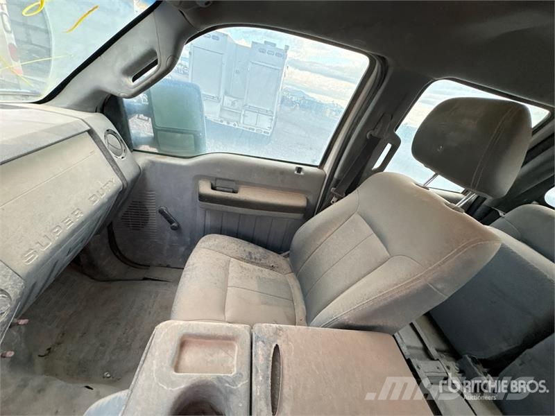 Ford F-350 Platformas/izkraušana no sāniem