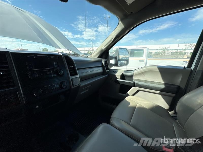 Ford F-350 Camion plateau