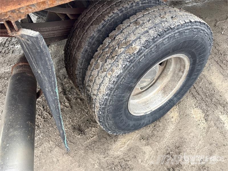 Ford F-350 Tovornjaki s kesonom/platojem