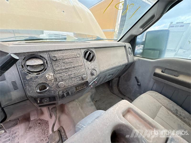 Ford F-350 Platformas/izkraušana no sāniem