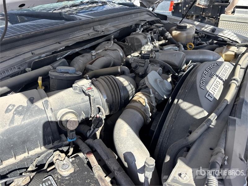 Ford F-350 Vieglais kravas automobilis/izkraušana no sāniem