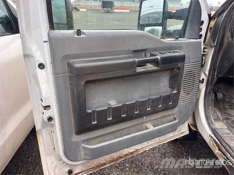 Ford F-350 شاحنات مسطحة/مفصلية الجوانب