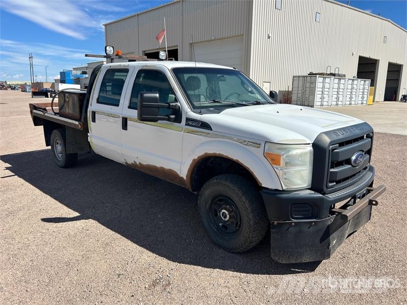 Ford F-350 Tovornjaki s kesonom/platojem
